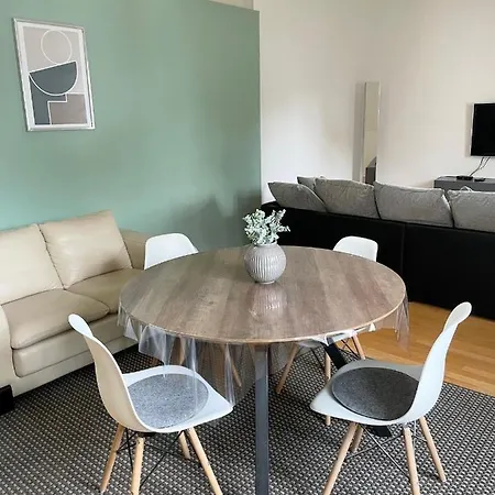 Charming Apartment *
