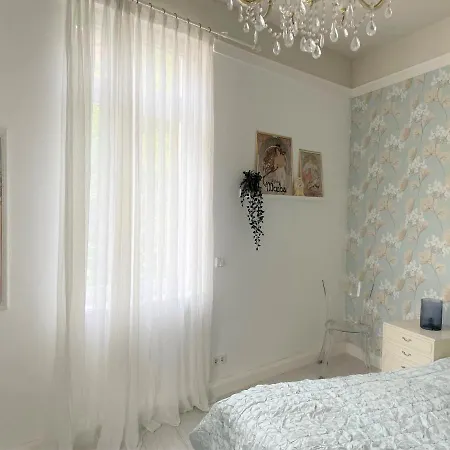 Charming Apartment *